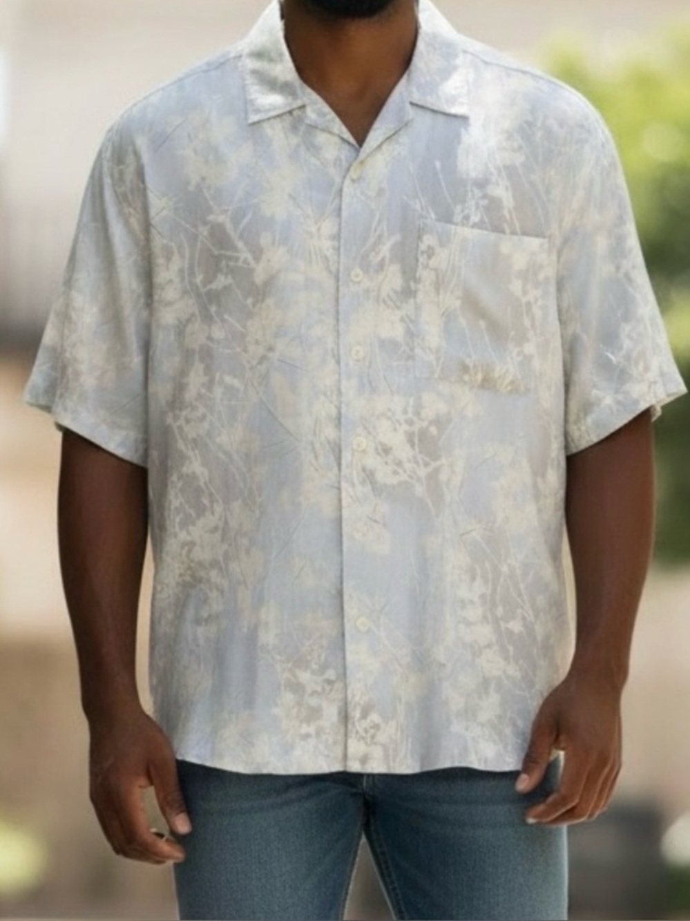 Linen NWT- Lineage Short Sleeve Button-Down Shirt in Light Blue and Cream